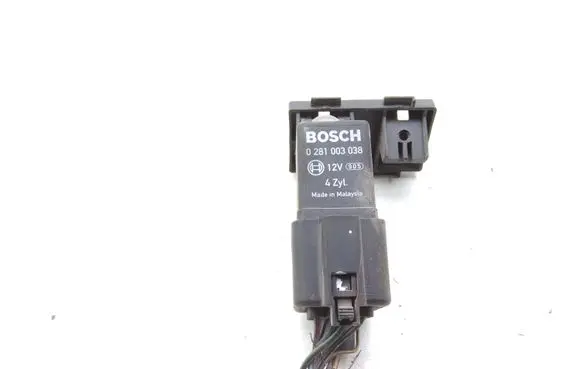 Audi A3 S3 A3 Sportback 8P Glow plug pre-heat relay 0281003038 038907281D