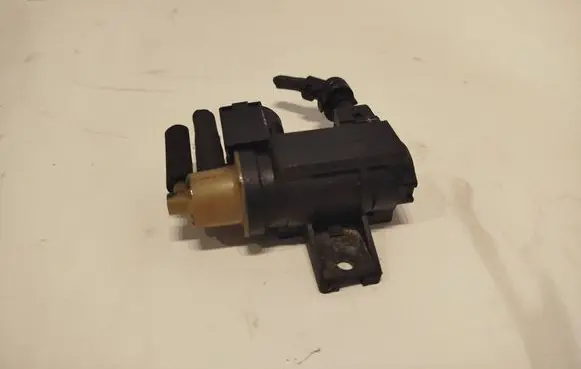 Renault Kangoo II Turbo solenoid valve 8200790180 16T30 70181405