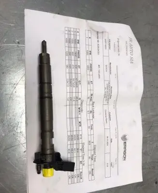 Volkswagen PASSAT B6 Fuel injector 03L130277