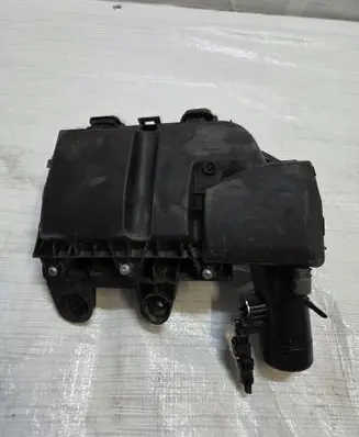 Opel Grandland X Air filter box 9828002080