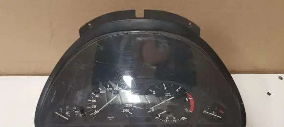 BMW 5 E39 Speedometer (instrument cluster) 87001313 87001374
