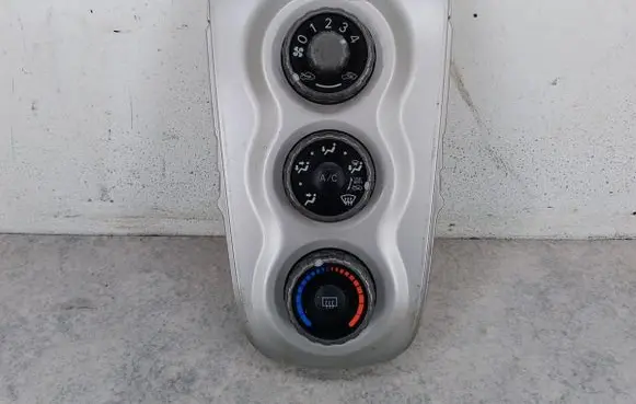 Toyota Yaris Climate control/heater control trim 55406-0D190