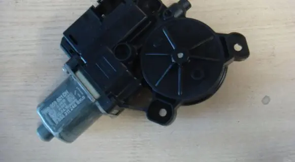Volkswagen Polo V 6R Front door window regulator with motor 6R0959801DH