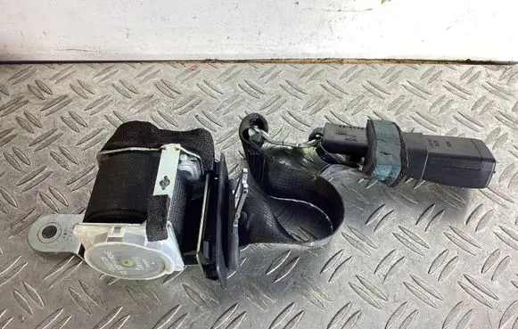 Lexus GS 250 350 300H 450H Middle seatbelt (rear) 7H6890