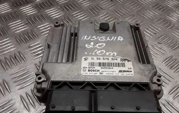 Opel Insignia A Engine control unit/module 55576906 0281017105 1039S39983