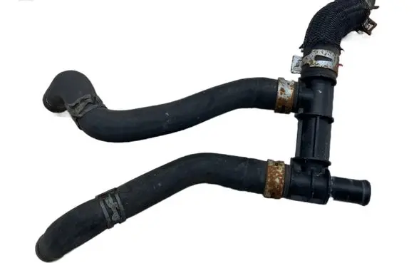 Engine coolant pipe/hose