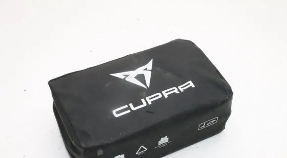 Cupra Born First aid kit 