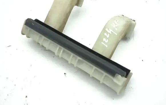 Renault Megane IV Front door windshield rail 