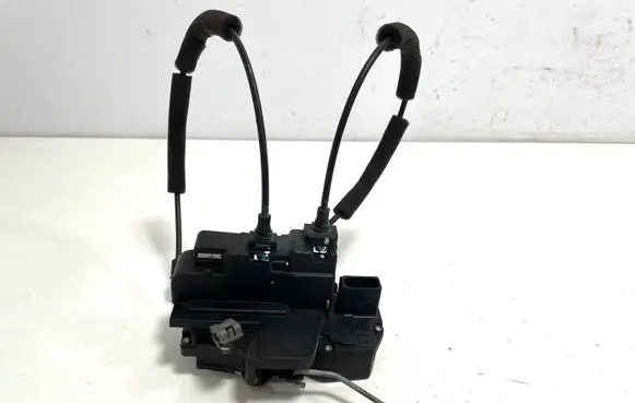 Chevrolet Captiva Front door lock