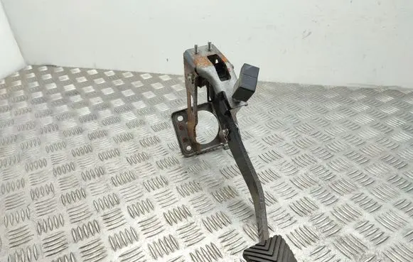 KIA Soul Brake pedal