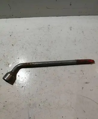 Volvo V70 Wheel nut wrench 9133668