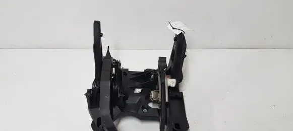 Opel Astra K Pedal assembly 94156