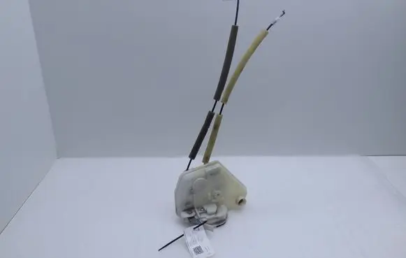Mazda CX-3 Front door lock 7F20D0557