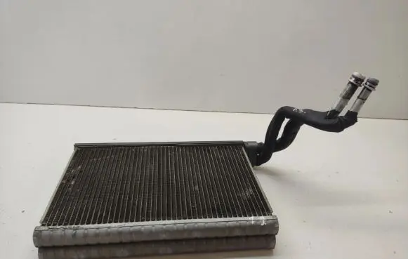 BMW 1 E81 E87 Air conditioning (A/C) radiator (interior) 01K23A7