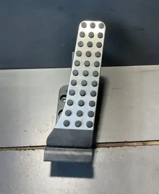 Mercedes-Benz E W212 Accelerator throttle pedal A2043000204