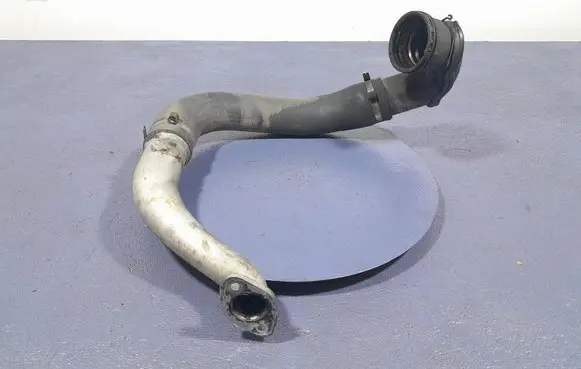 Opel Astra J Air intake hose/pipe 13265274