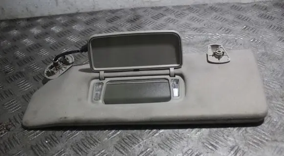 Chrysler Pacifica Sun visor