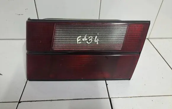 BMW 5 E34 Tailgate rear/tail lights 3374463202 83515620R