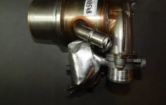 Audi Q3 8U EGR valve cooler 04L131512D