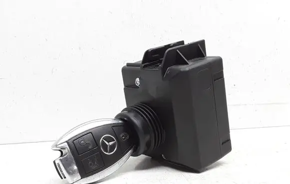 Mercedes-Benz C W204 Ignition lock A2079052600 33003219 33003217