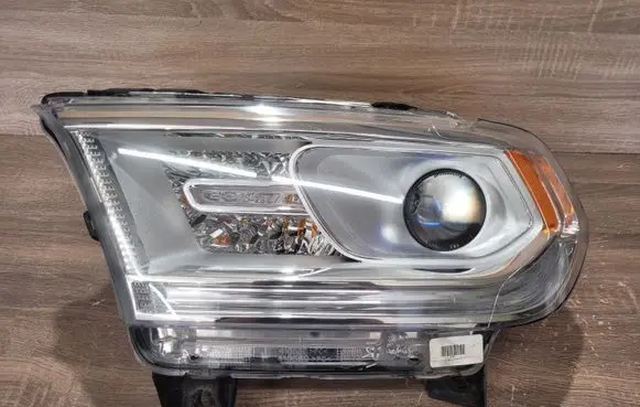 Dodge Durango Headlight/headlamp 68299137AD 052719 T31882B