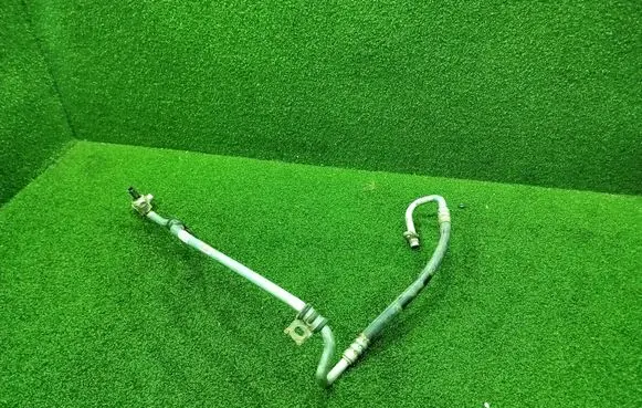 Opel Vivaro Air conditioning (A/C) pipe/hose 924907582R