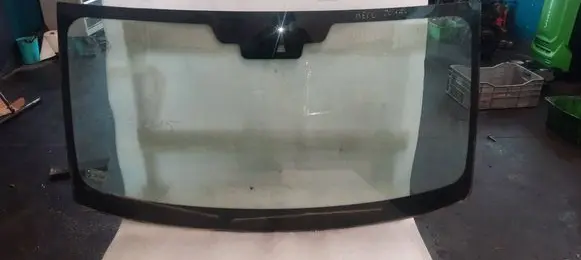 Renault Master II Front windscreen/windshield window 43R00443
