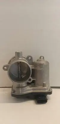Suzuki Swift II Throttle body valve 68P0