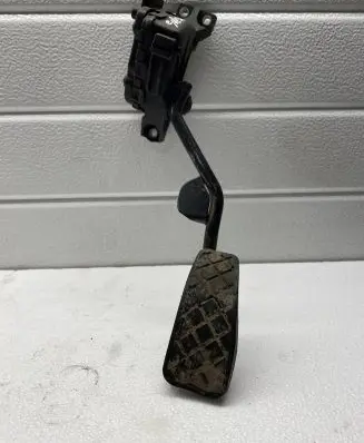 Skoda Superb B5 (3U) Accelerator throttle pedal bracket 8E2721523C