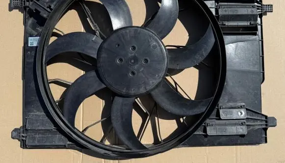 Mercedes-Benz GLB X247 Electric radiator cooling fan A2479060100