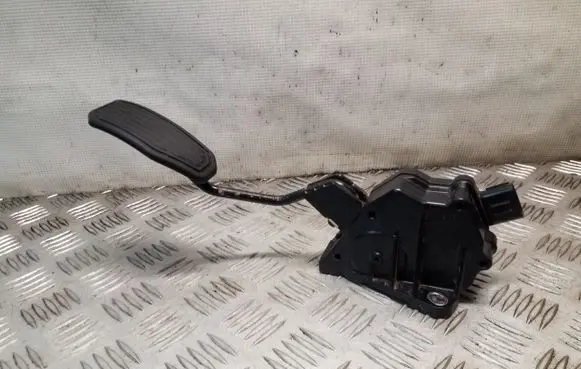 Lexus RX 450H Accelerator throttle pedal 7811033011 1988008630