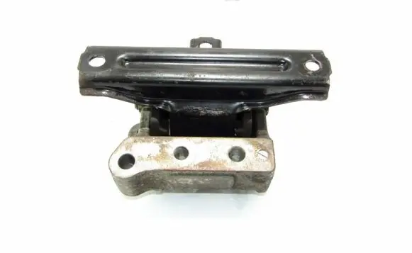 Mitsubishi Outlander Engine mount bracket