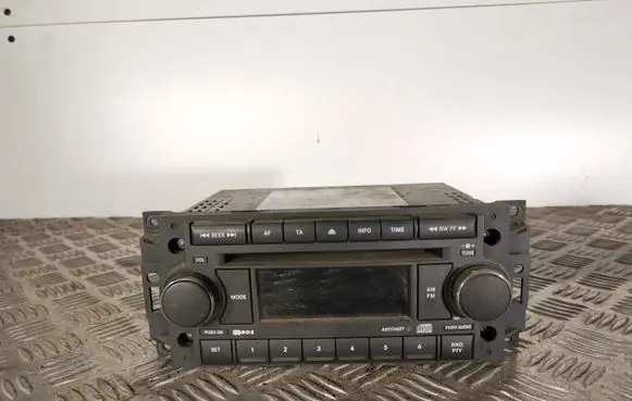 Jeep Grand Cherokee (WK) Radio/CD/DVD/GPS head unit P05064067AF