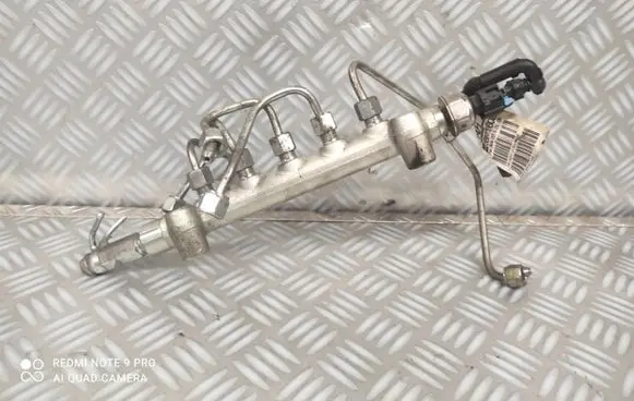 Opel Astra K Fuel main line pipe 55571602