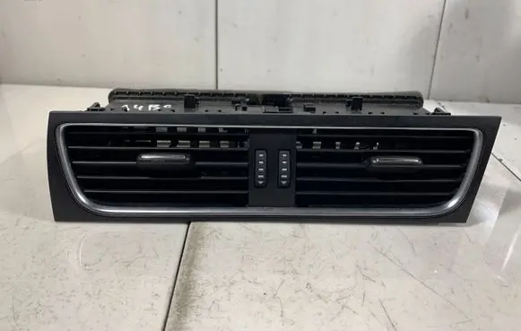 Audi A4 S4 B8 8K Dash center air vent grill 8T2820951B