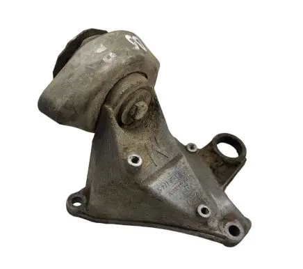 Volkswagen PASSAT B5 Engine mounting bracket 8D0399114S