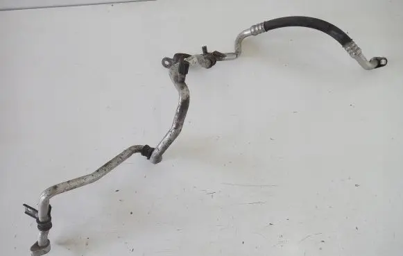 Opel Vivaro Air conditioning (A/C) pipe/hose 924804190R
