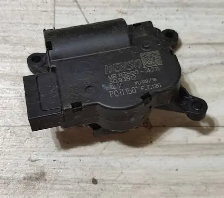 Fiat 500X Air flap motor/actuator MR1138004211 3093912