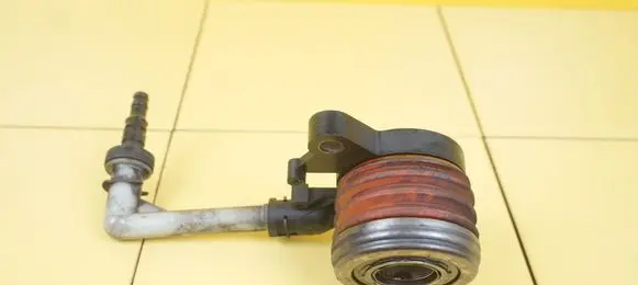 Renault Megane III Clutch slave cylinder R9M402 4HTR42