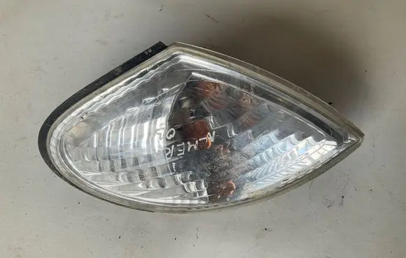 Nissan Almera N16 Front indicator light