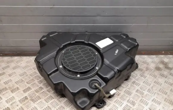 Jeep Grand Cherokee Subwoofer speaker P05064610AC 05064610AC