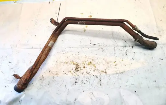 Opel Insignia A Fuel tank filler neck pipe 13314014