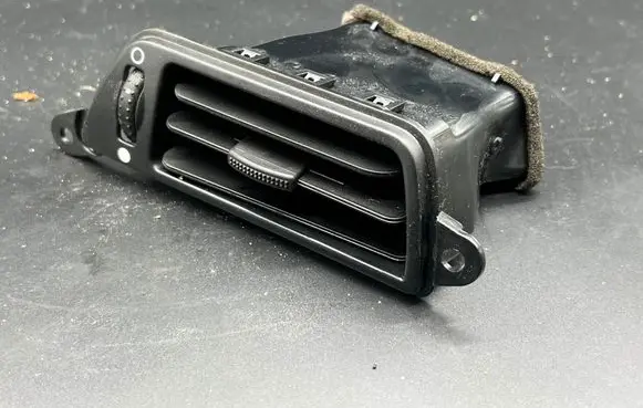 Ford Mondeo MK IV Rear air vent grill 6M21U246W03 CZ9HA 6M21U246W03BAW