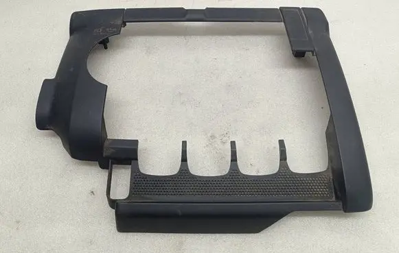 Volkswagen PASSAT B6 Engine cover (trim) 03G103907