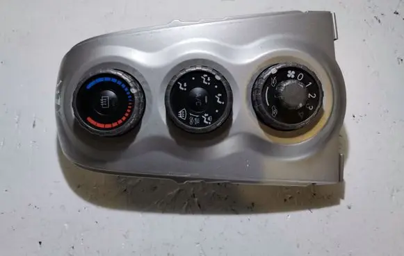 Toyota Yaris Climate control unit 554060D190