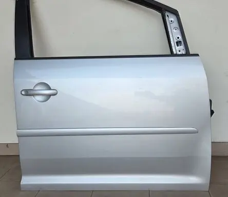 Volkswagen Touran I Front door
