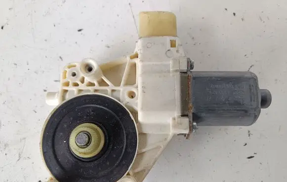 Ford S-MAX Front door window regulator motor 0130822287