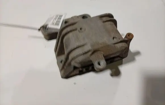 Volkswagen Jetta V Engine mount bracket 1K0199262
