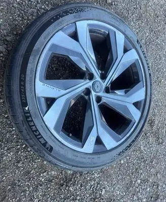R20 alloy rim