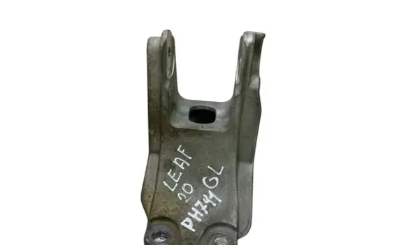 Nissan Leaf II (ZE1) Engine mounting bracket
